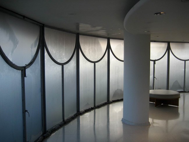 Solomon R. Guggenheim Museum window condensation. Solomon R. Guggenheim Museum window condensation.