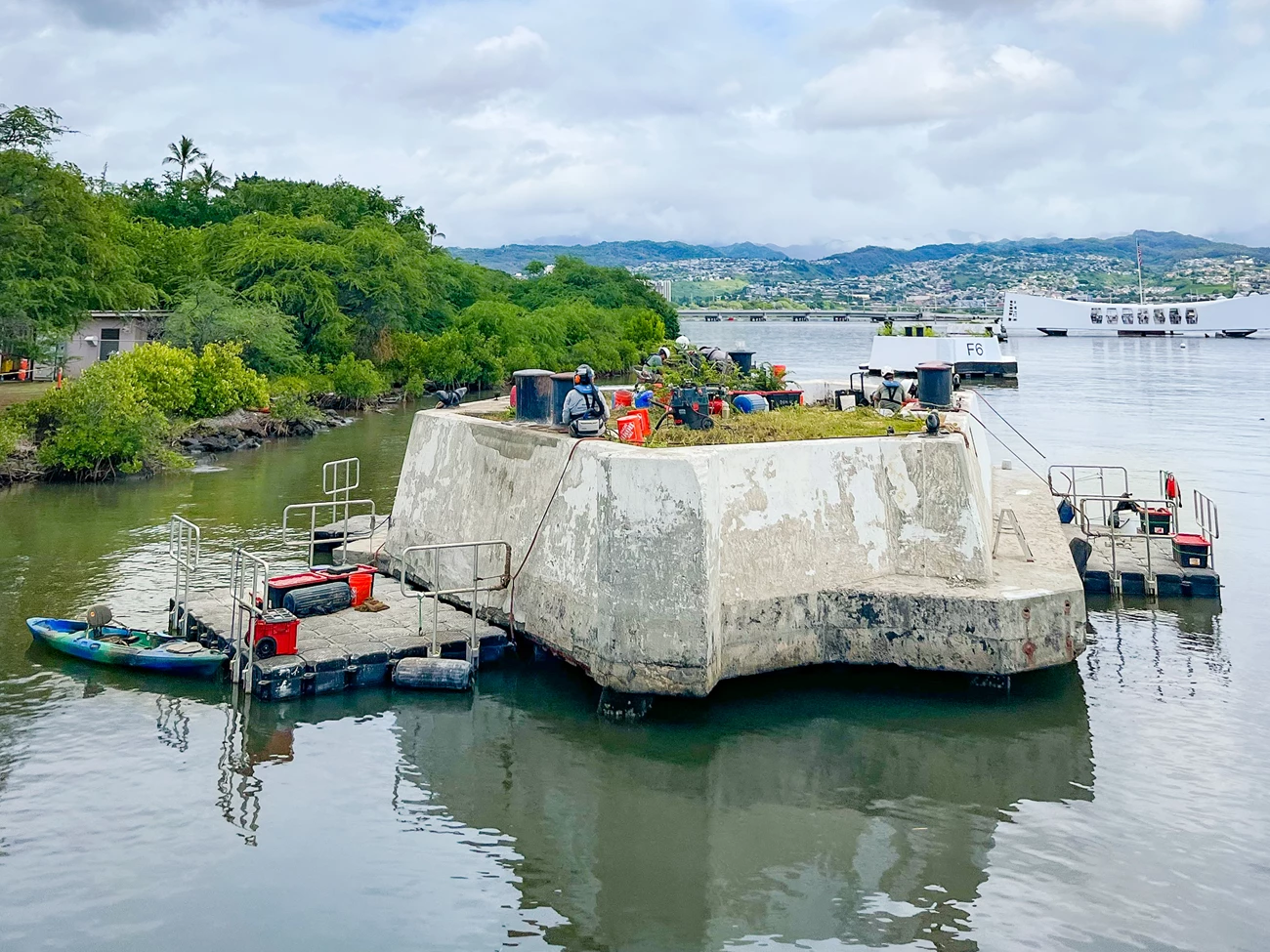 Crew members from HPTC’s Pacific West Region conducting work on the quay. Crew members from HPTC’s Pacific West Region conducting work on the quay.