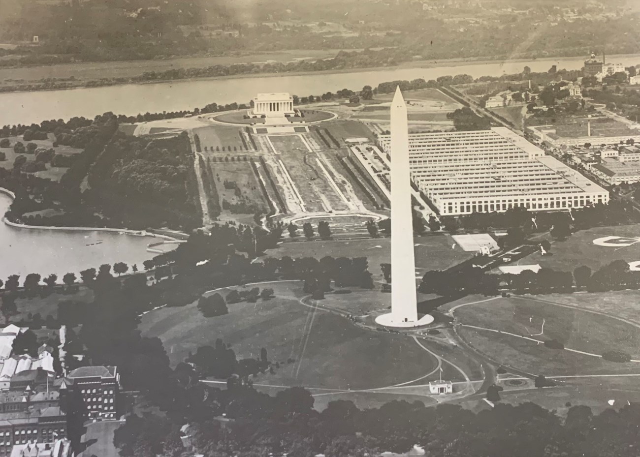 Aerial photograph of the National Mall