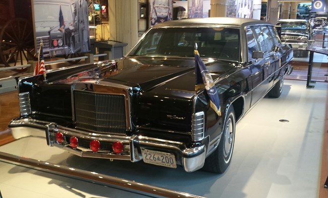1972 Lincoln Continental Presidential Limousine Used by Ronald Reagan. President Ronald Reagan was getting into this car when he was shot by John Hinckley on March 30, 1981. The car carried Reagan to the hospital.