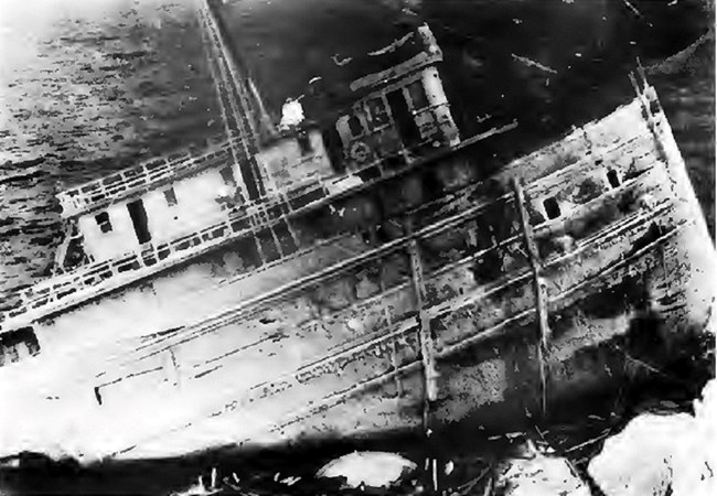 SS Monarch crashed on the shore of Isle Royale near Blake Point