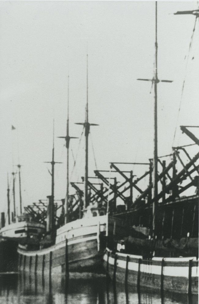 SS Henry Chisholm docked at Northwest Coal Dock, Duluth, MN