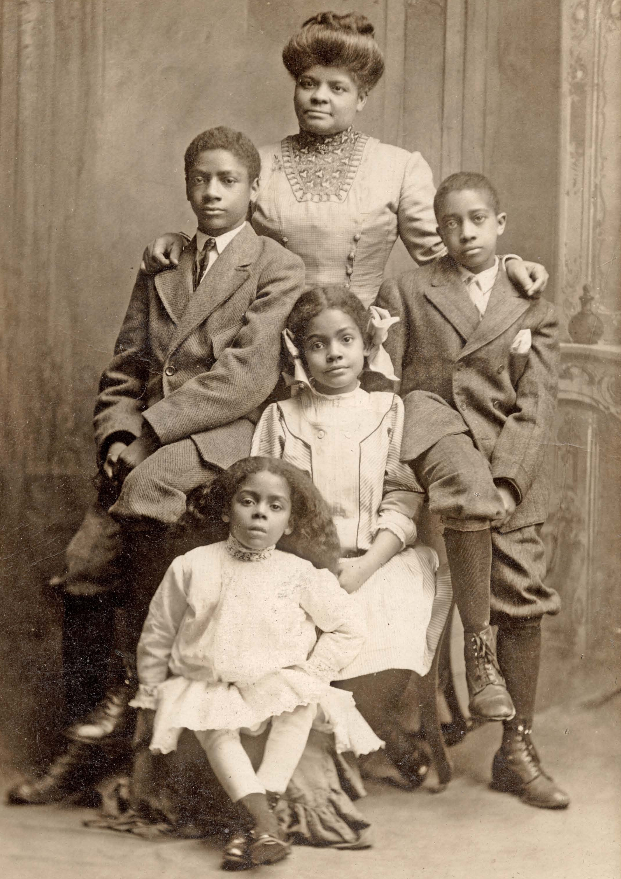 https://www.nps.gov/articles/000/images/Ida_B_Wells_with_her_children-_1909_-cropped.jpg