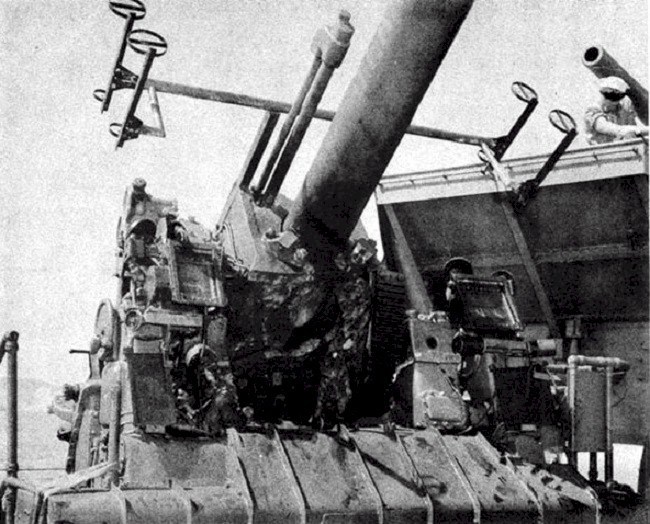 Shell damage on RALPH TALBOT's Number Four gun following the Battle of Savo Island. Shell damage on RALPH TALBOT's Number Four gun following the Battle of Savo Island.