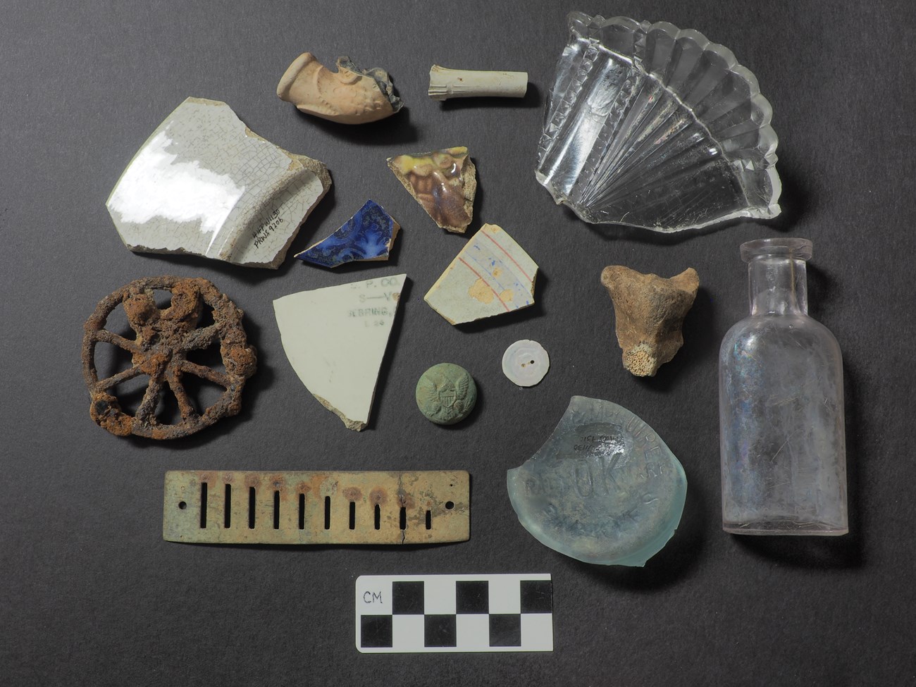 Artifacts in an arrangement