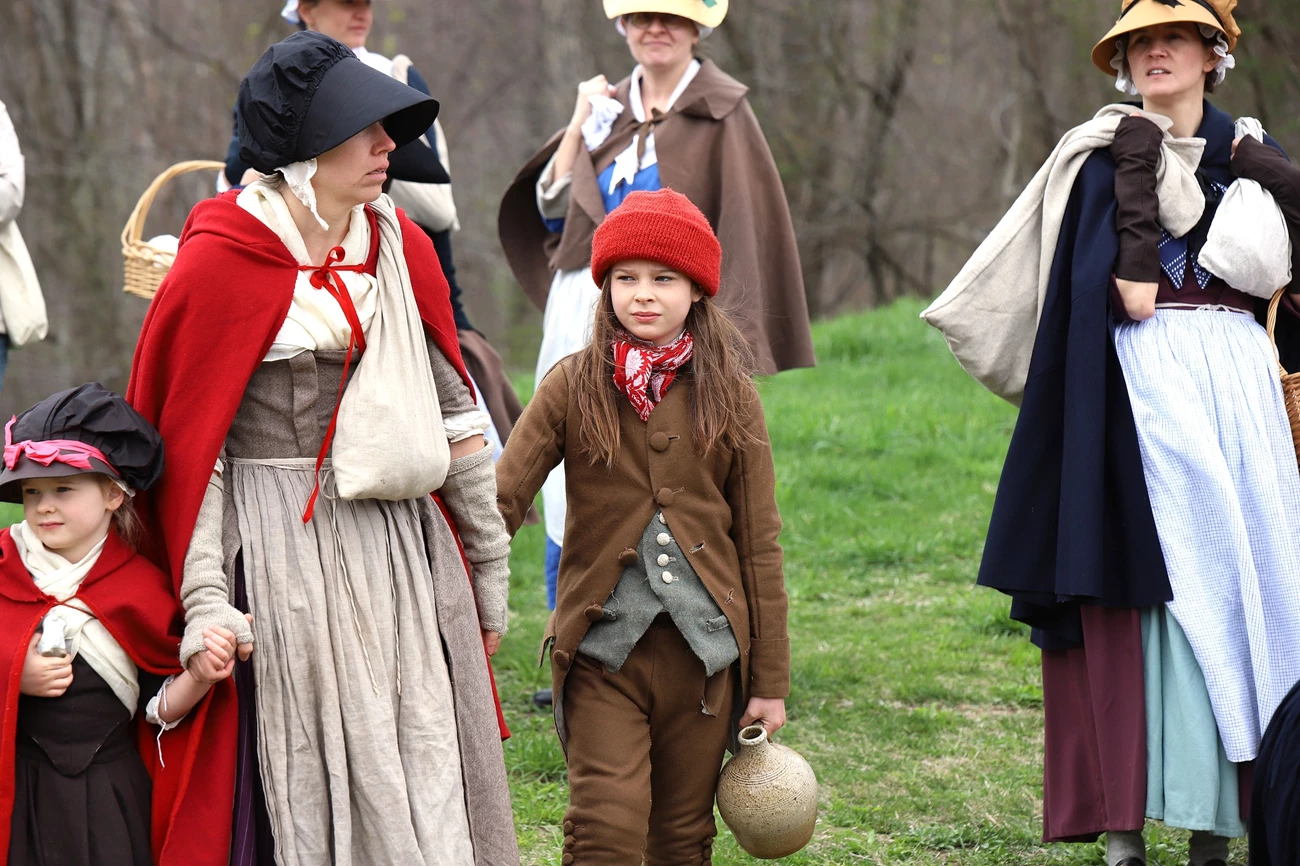 Civilian evacuees on Battle Road Civilian evacuees on Battle Road