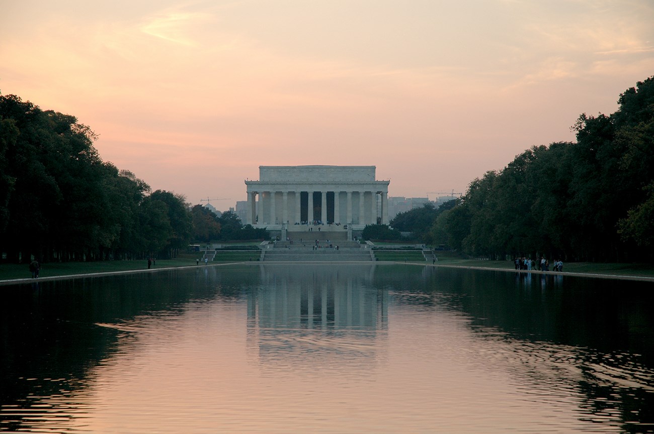 Lincoln Memorial and reflecting pool at sunset Lincoln Memorial and reflecting pool at sunset