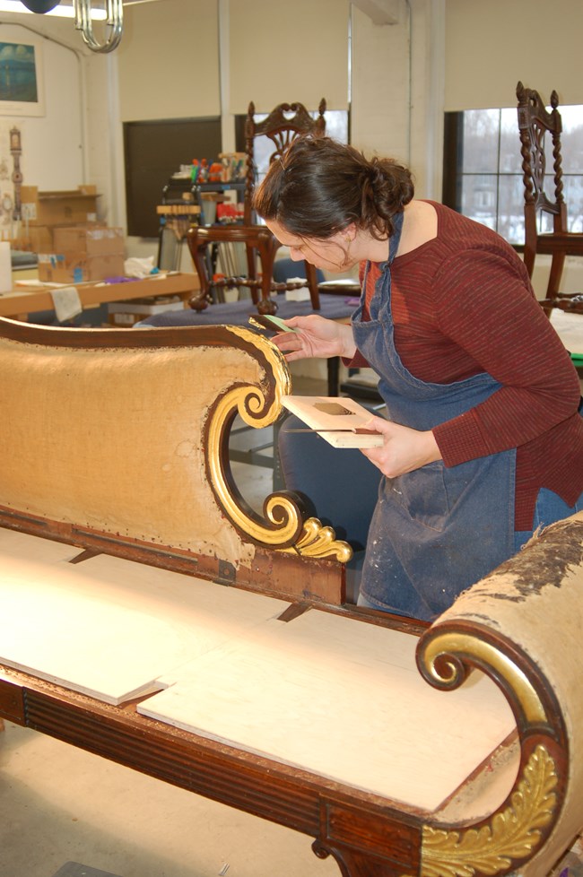 Liz Peirce Gilding the Wightman Couch. Liz Peirce Gilding the Wightman Couch.