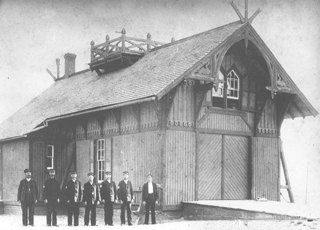 Little Kinnakeet Lifesaving Station and crew, c. 1890s