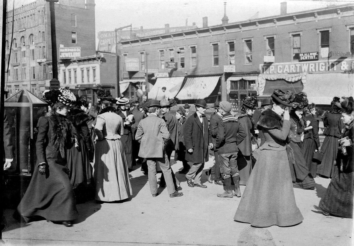 Black and white image of Omaha, Nebraska in early 1900's