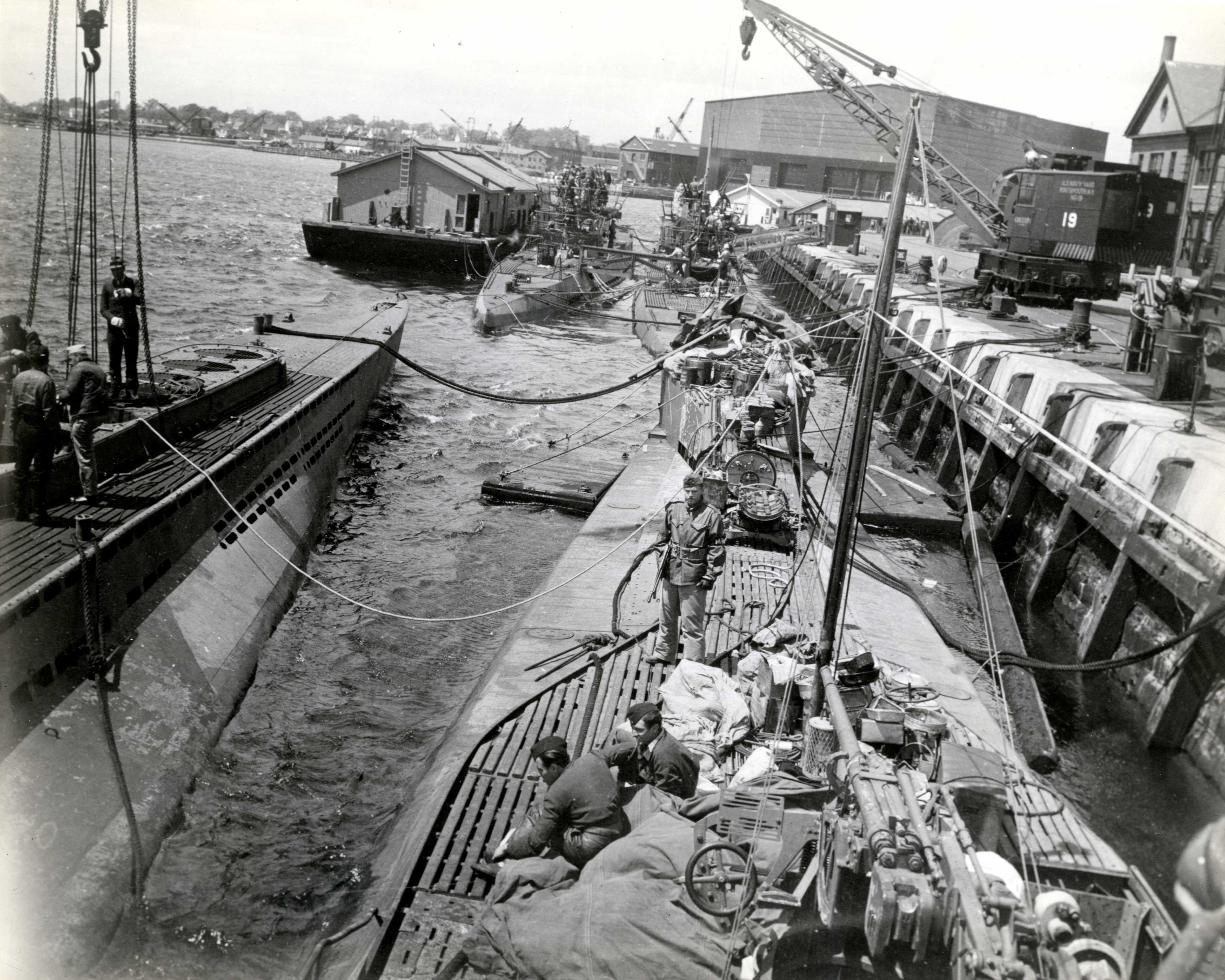 ww2 submarines inside