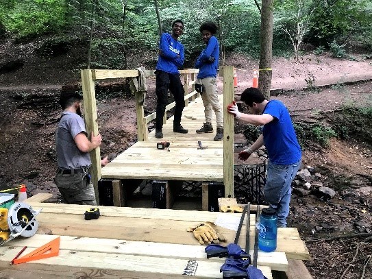 2021 SCA Battery Kemble crew working on the bridge