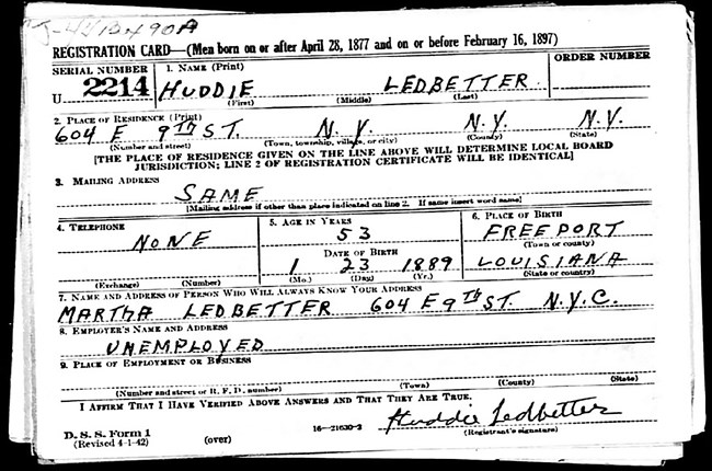 Draft registration card number U-2214. Name, address, and other contact information are hand-written in.