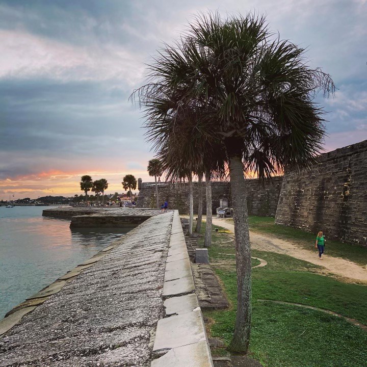 Sunset over the water battery of the fort.