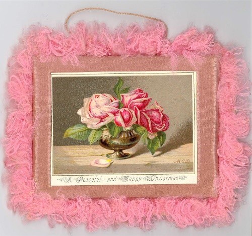 HAMP 21134 A pink-fringed Christmas Card