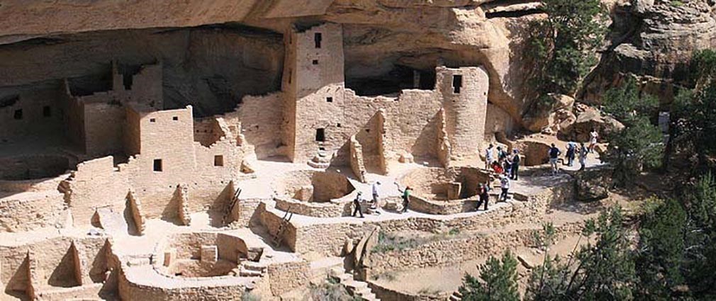 Cliff Palace and visitors