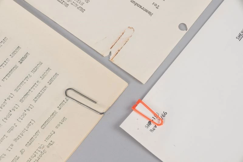 Metal and plastic paperclips. Metal and plastic paperclips.
