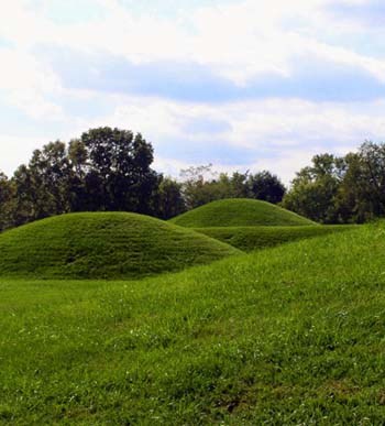 Grassy mounds at Hopewell Culfure