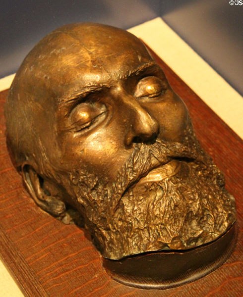 garfielddeathmask bronze plaster cast of President Garfield's face after his death