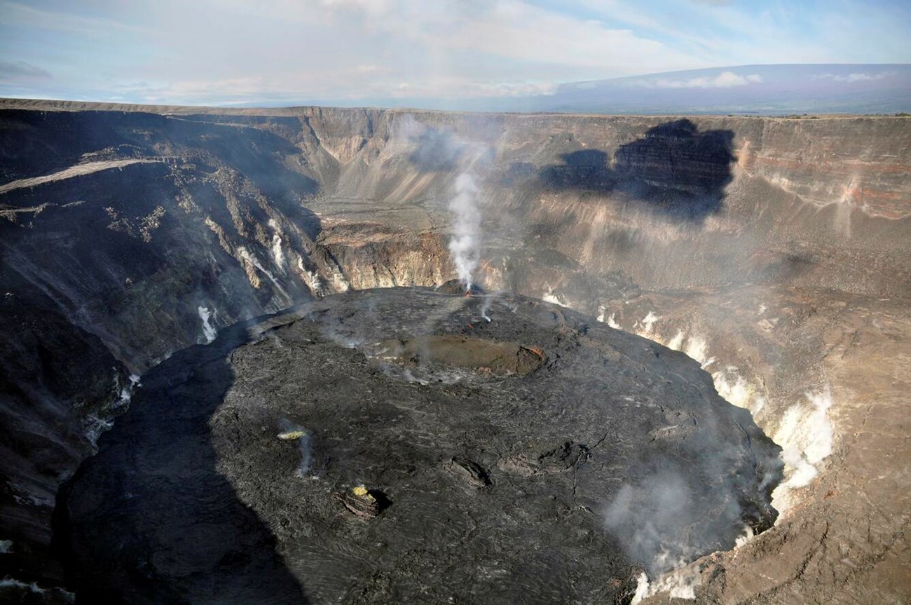 photo of a lava lake