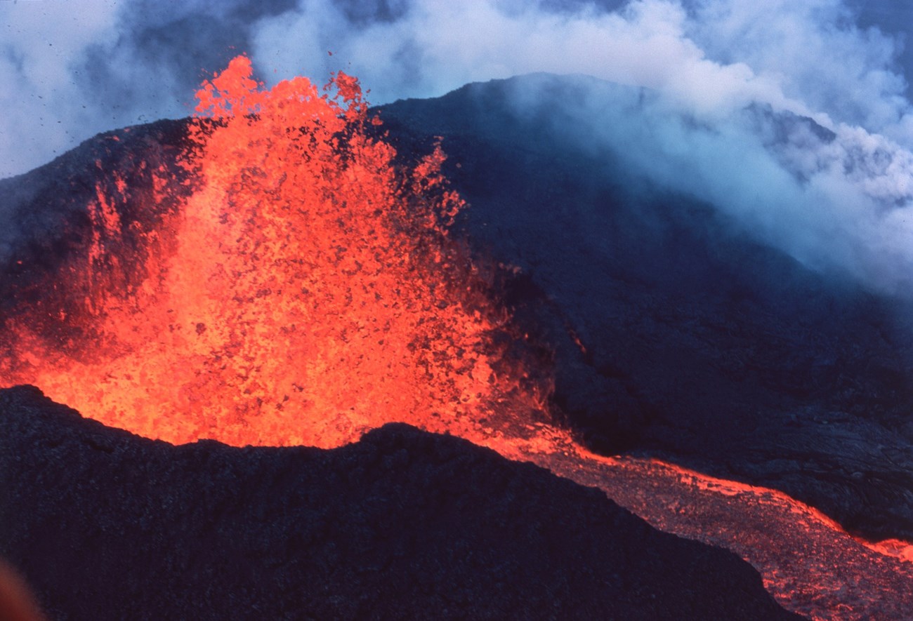 havo curtain of fire lava fountain
