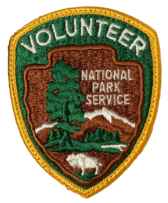 1974 volunteer patch Ovoid shaped patch with NPS arrowhead and Volunteer