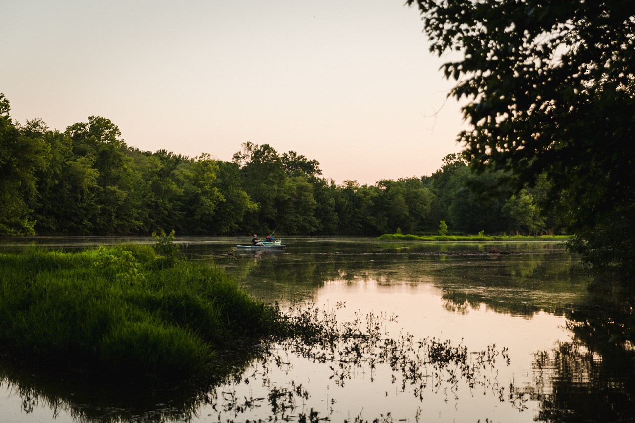 Paddlers on the Tennessee River