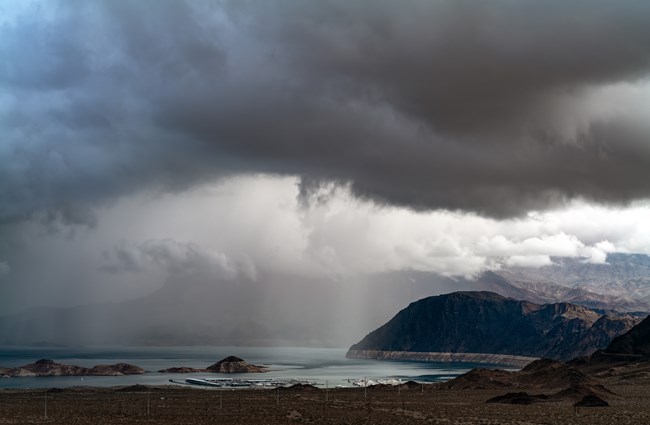 lake_mead_storm_548