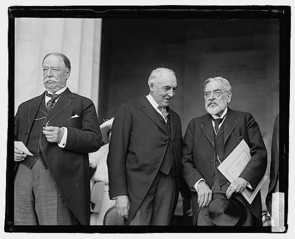 William Howard Taft on the left, President Warren G. Harding center, and Robert Todd Lincoln on the right