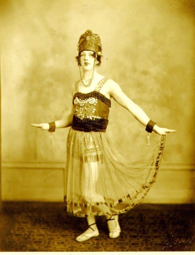 Photo of Frank Bowers, a drag performer from Birmingham, AL in the 1920s. Photo of Frank Bowers, a drag performer from Birmingham, AL in the 1920s.