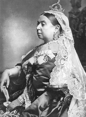 queen_victoria_1887 a regsl looking woman who is a queen