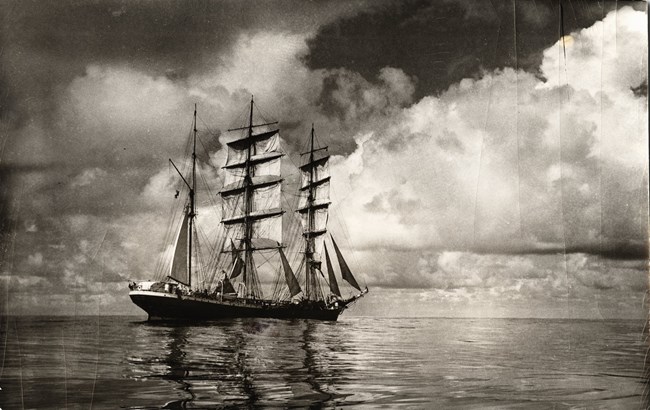 Kaiulani historic photo pf the ship Kaiulani sailing on the ocean