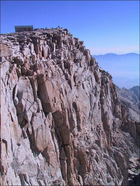 seki fig16 photo mountain top and granite cliff face