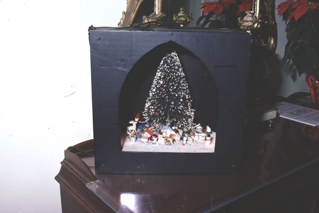 A color image of the Eisenhower family Christmas shadowbox
