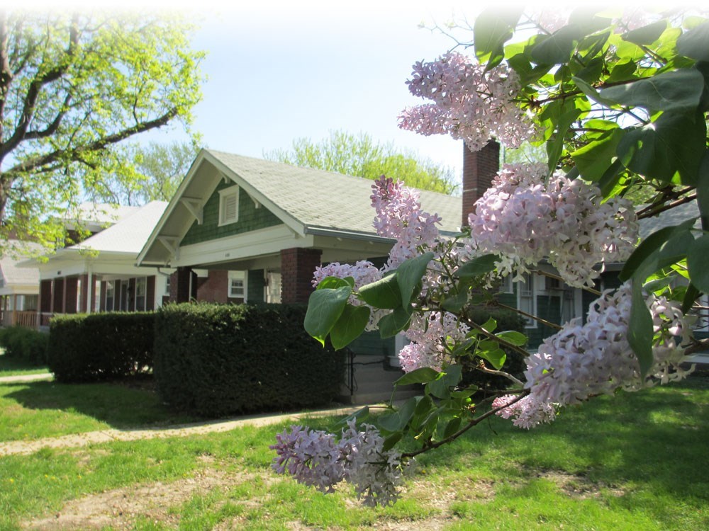 The Frank and George Wallace homes today. Two early 1900s bungalow homes