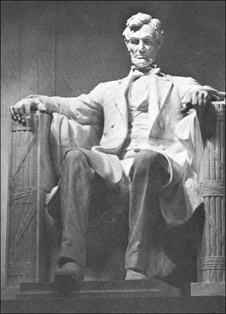 Photo of the Lincoln Memorial Statue. (Courtesy of the National Trust for Historic Preservation, Photograph by ©Michael Richman)