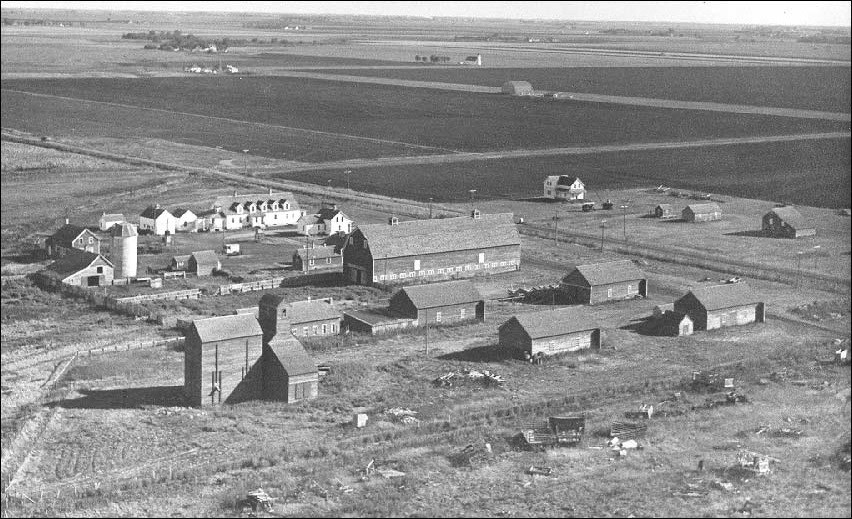 Aerial photo of farm buildings. (State Historical Society of North Dakota, photographer unknown) Aerial photo of farm buildings. (State Historical Society of North Dakota, photographer unknown)