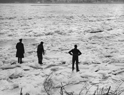 people on ice