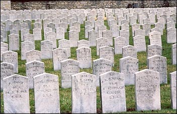 picture of a civil war cemetery