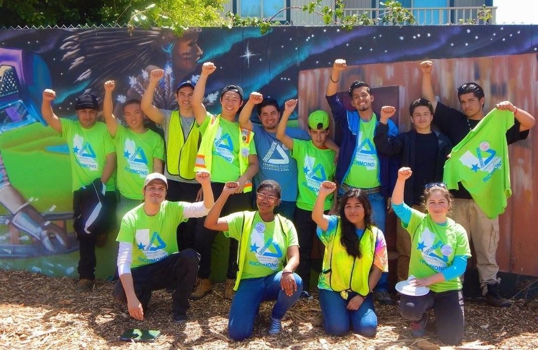 Groundwork Richmond’s Green Team engages Richmond students in service-learning opportunities. Photo courtesy of Groundwork Richmond.