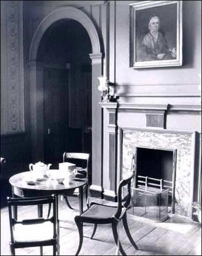 Withdrawing room, John Marshall House. Courtesy of Association for the Preservation of Virginia Antiquities. Withdrawing room, John Marshall House. Courtesy of Association for the Preservation of Virginia Antiquities.