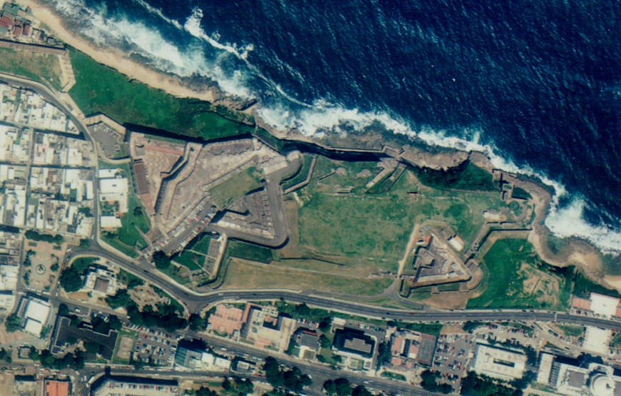 Vista aérea del Castillo de San Cristóbal. Vista aérea del Castillo de San Cristóbal.