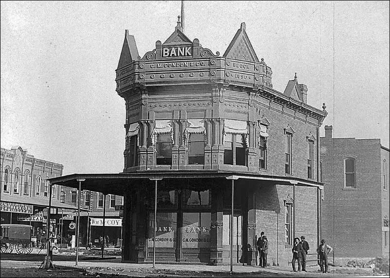 Old brick Bank building Coffeyville, Kansas, 1892. (Kansas State Historical Society)