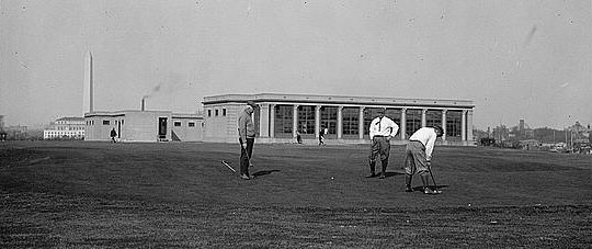 Library of Congress (LC-F8- 21160) Men golf at East Potomac Park, 1922