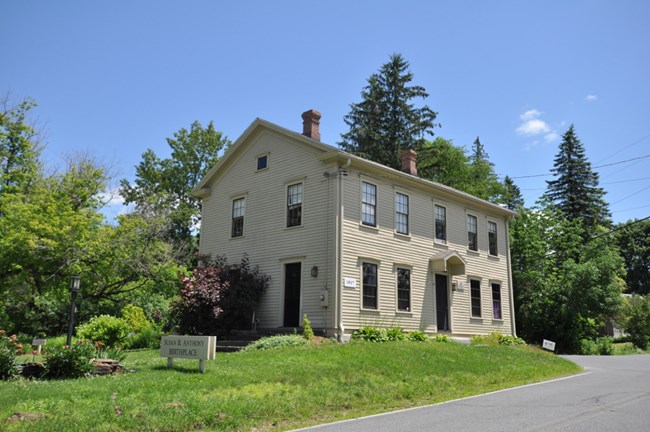 AdamsMA_SBAnthonyBirthplace Susan B Anthony Birthplace by Magicpiano CCBYSA4.0