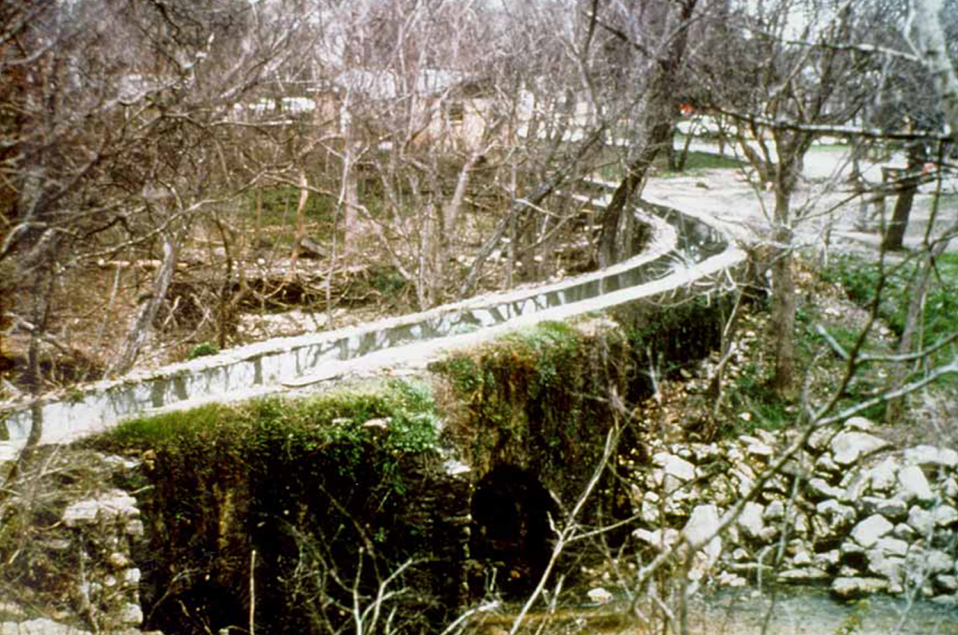 An aqueduct