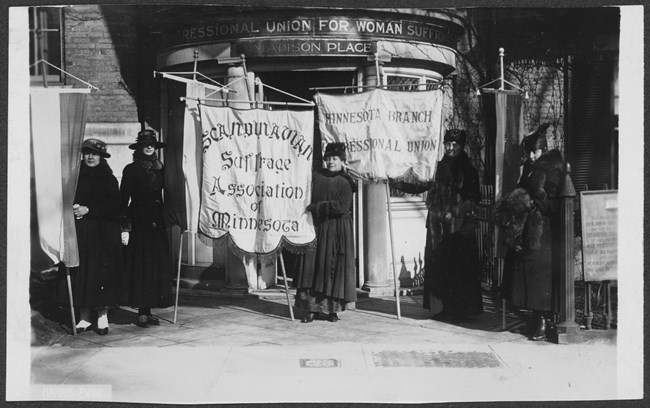 MN picketers in DC. From Library of Congress