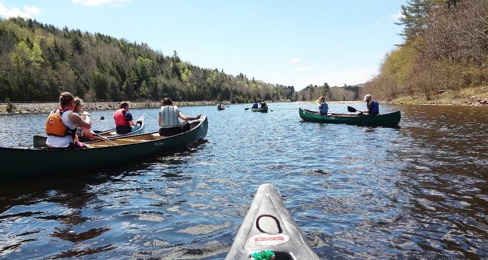 Students paddle down the Kennebec River with a number of Outing Clubs during Teens To Trails’ “Spring Thing.” Photo courtesy of Teens To Trails. Students paddle down the Kennebec River with a number of Outing Clubs during Teens To Trails’ “Spring Thing.” Photo courtesy of Teens To Trails.