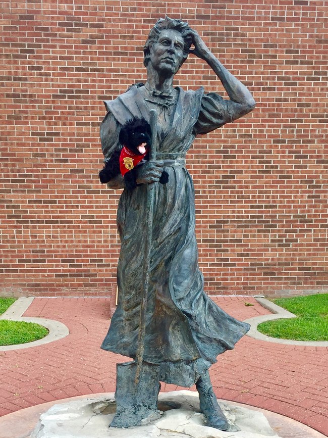 Hannah Cole statue of Hannah Cole