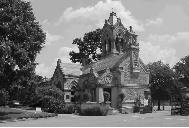 B&W photo of an ornate building.